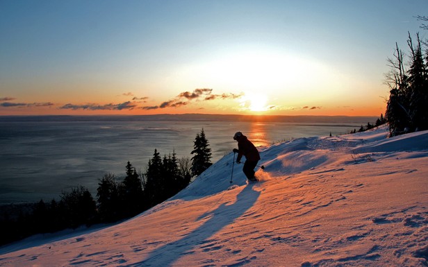 Sunset skiing in Quebec City.